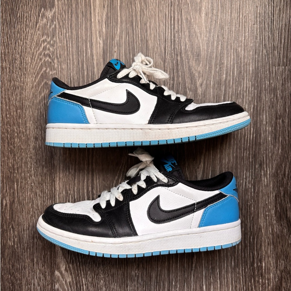 Nike Air Jordan 1 Retro OG Low UNC W, Gently Used Size 6.5W